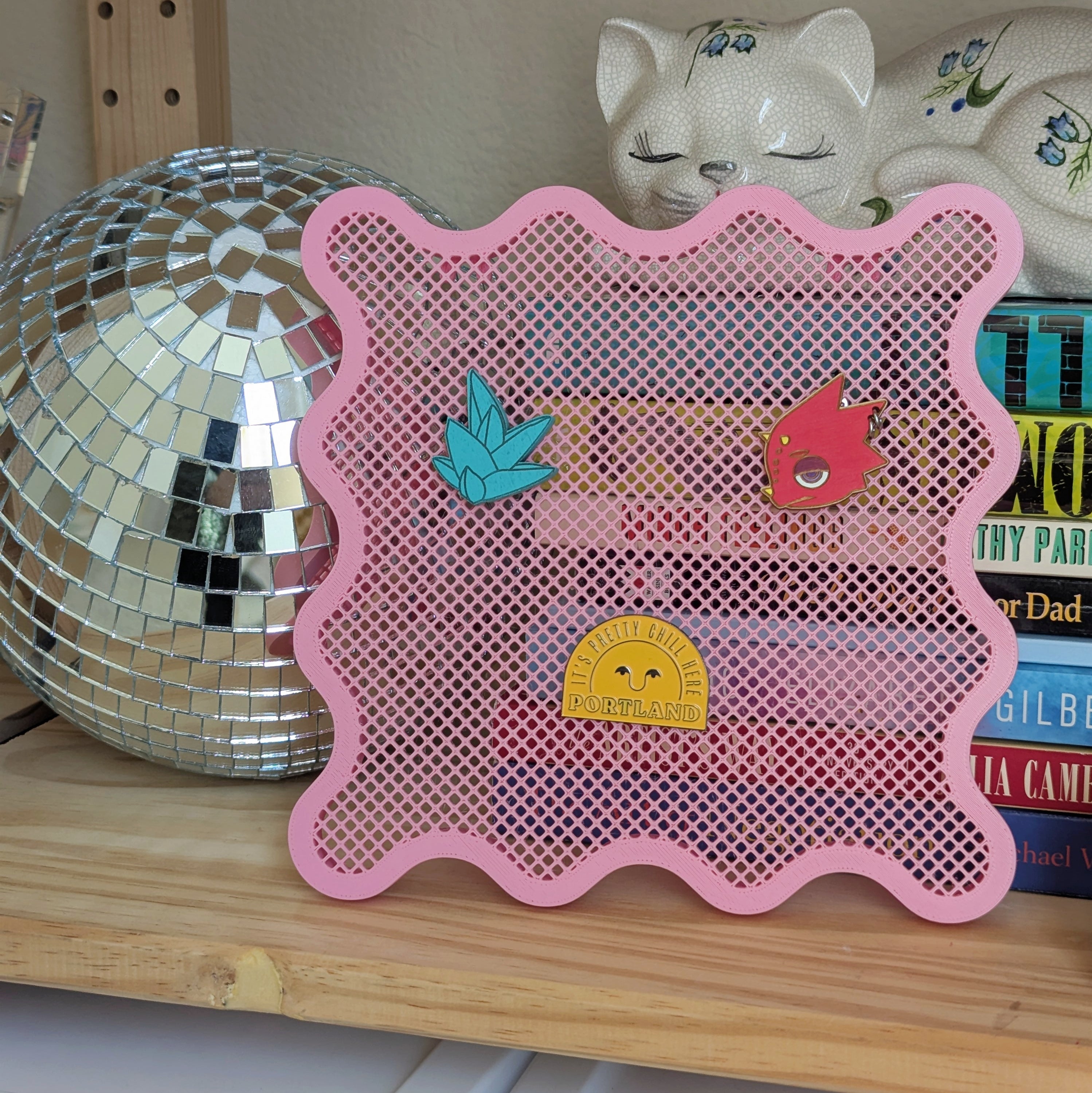 Squiggle Pin & Earring Display Board (Pink)
